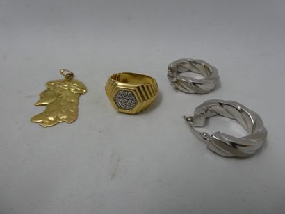 1 Ring 18kt gold and diamonds 6,36g 1 Pair...