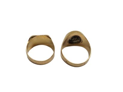 Two signet rings in 750° yellow gold 
Gross...