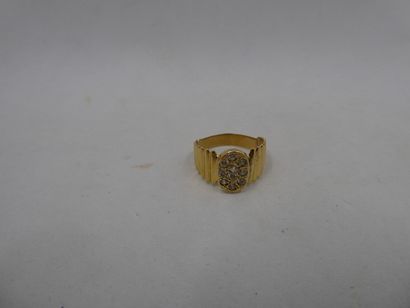 1 Ring 18kt gold and stones 3,05g