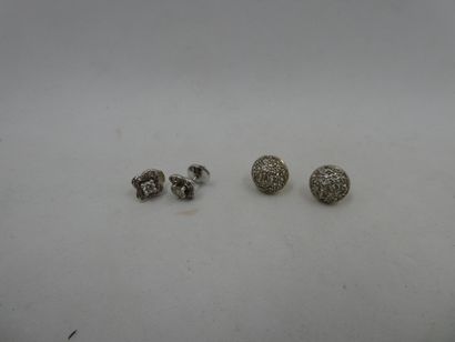 1 Pair earrings 18kt gold and diamonds 3,34g...