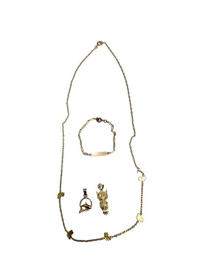 LOT D'OR 750° comprenant :
Un pendentif en...