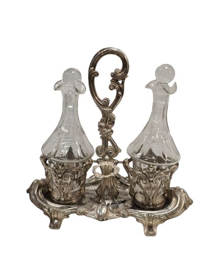 DAUBIN
Huilier vinaigrier en argent de style...