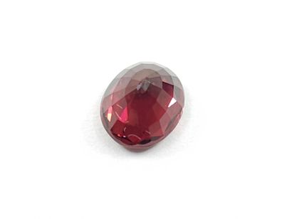 GRENAT purplish pink rhodolite VS , ovale...