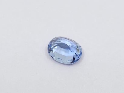 SAPHIR bleu VVS , ovale , Ceylan , 0,84 Carats,...