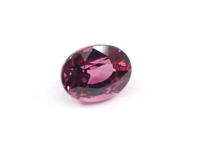 GRENAT purplish pink rhodolite VS , ovale...
