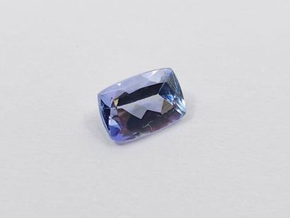 TANZANITE violet blue IF	 de taille coussin,Tanzanie,	0.66...