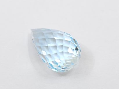 TOPAZE sky blue VVS , Briolette , Brésil...