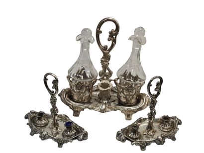 DAUBIN
Huilier vinaigrier en argent de style...