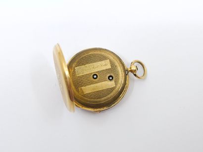 MONTRE de col en or jaune 750°, vitre désolidarisée...
