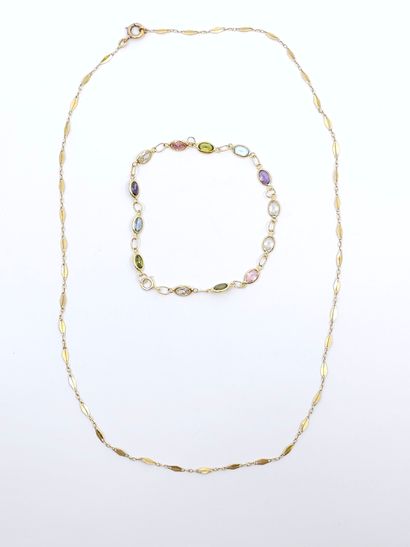 Collier en or jaune 750°
Poids: 2.5g
Bracelet...