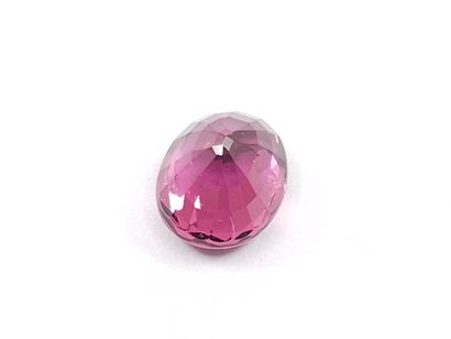 GRENAT purplish pink rhodolite VS , ovale...