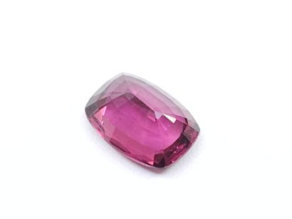 GRENAT purplish pink rhodolite VS , coussin...