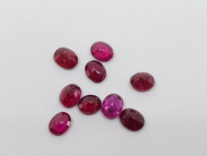 NEUF RUBIS pinkish red de forme ovale, 	Madagascar,...