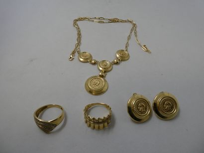 1 Necklace 18kt Gold 7,56g 1 Pair of earrings...