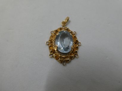1 Pendant 18kt gold and stone 3,35g