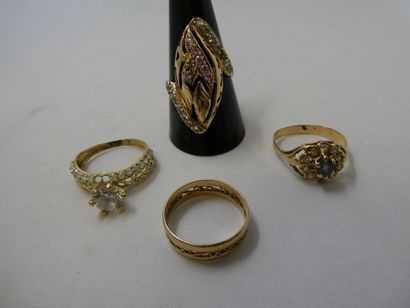 1 Ring 18kt Gold and stones 10,40g 1 Ring...