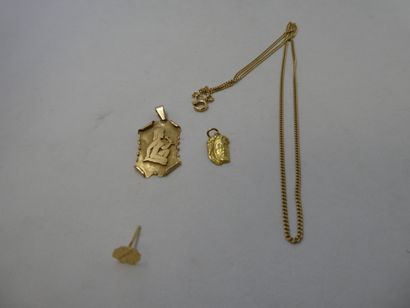 1 Chain 18kt Gold 4,26g 2 Pendants 18kt Gold...