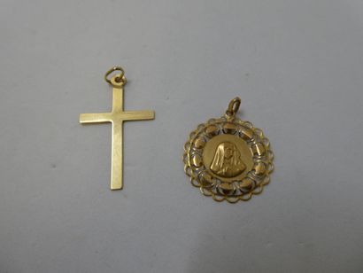 1 Pendant 18kt Gold 1,61g 1 Cross 18kt Gold...