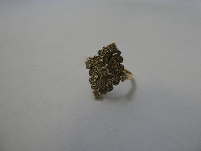 1 Ring 2-tone 18kt gold and stones 2,57g