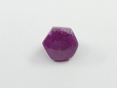 Ruby purplish red, hexagonal cabochon, guinea,...