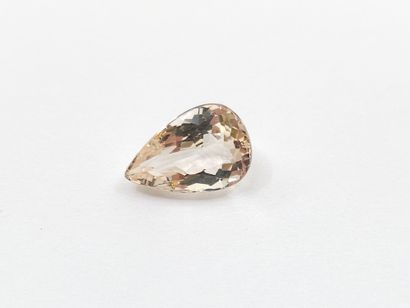 MORGANITE peach pink VVS , oval , Madagascar...