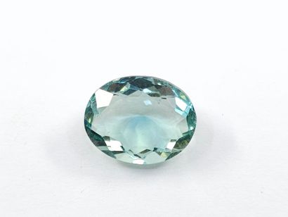 FLUORITE verte VS de forme ovale, 	Afrique,...