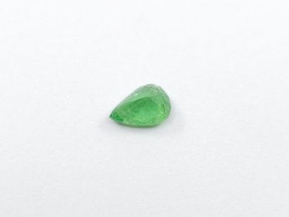 GRENAT pear-cut tsavorite green, Tanzania...