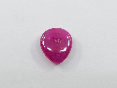 RUBIS purplish red , cabochon , Africa ,...