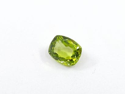 PERIDOT VVS , coussin , Pakistan , 1,92 Carats,...