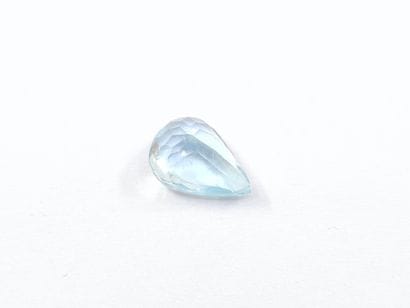 AIGUE MARINE blue , poire , Brésil , 1,29...