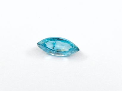 ZIRCON gentle heat blue , marquise , Cambodge...