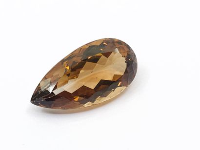 TOPAZE yellow VVS , pear , Brazil , 18.22...