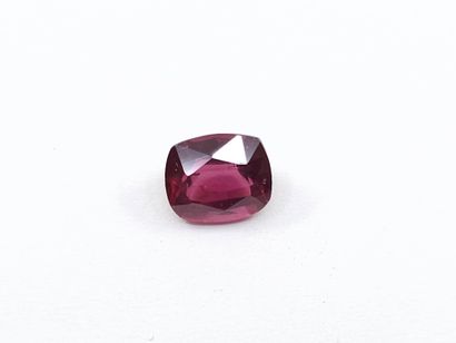 GRENAT purplish pink rhodolite , coussin...