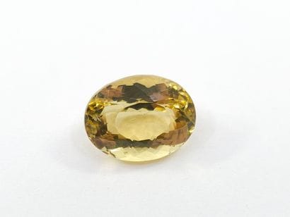 CITRINE yellow VS , oval , Africa , 7.63...