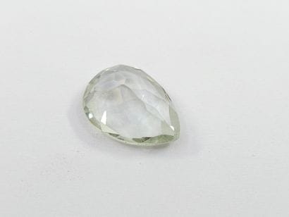 AMETHYSTE green , pear , Africa , 6,57 carats...