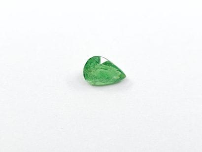 GRENAT pear-cut tsavorite green, Tanzania...