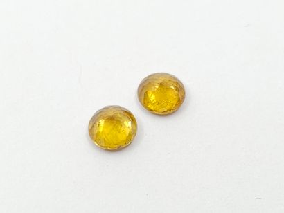 SPHENE greenish yellow Nbr 2 , round , Madagascar...