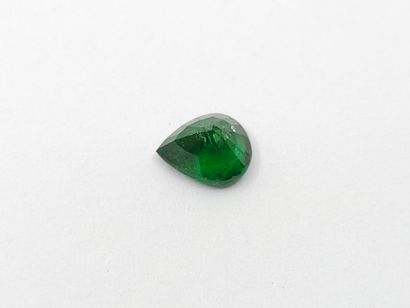 GRENAT tsavorite forest green , pear , Tanzania...
