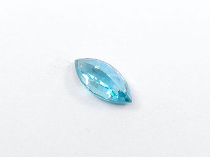 ZIRCON gentle heat blue , marquise , Cambodge...