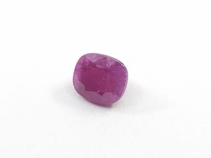 RUBIS purplish red , cushion , Guinéa , 4.77...