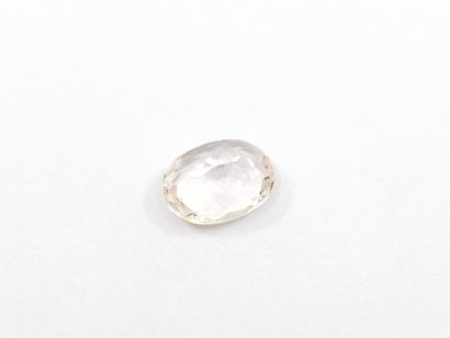 MORGANITE peach pink VVS , ovale , Madagascar...
