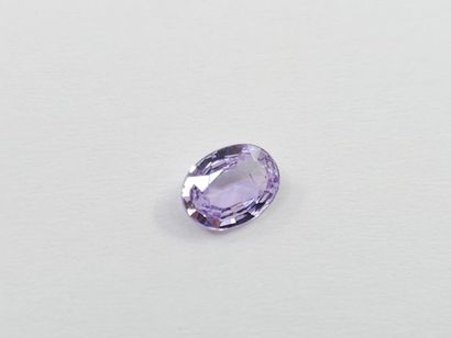 SAPHIRE light purple , ovale , Madagascar...