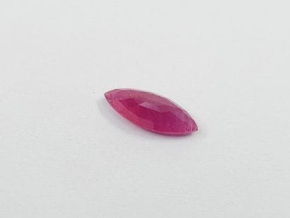 RUBIS purplish red , marquise , Mozambique...