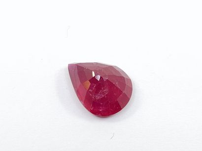 RUBY Pinkish red, pear, africa, 6,90 carats...