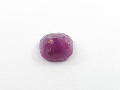 RUBIS purplish red , cushion , Guinéa , 4.77...
