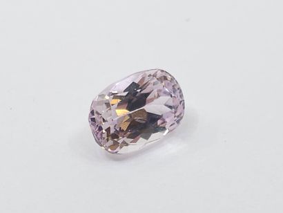 KUNZITE pink IF , oval , Afghanistan , 3,10...