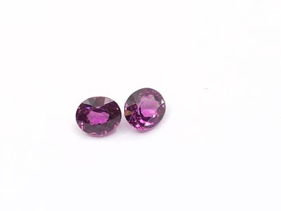 GRENAT pinkish purple rhodolite VS , oval...