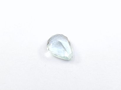 BERYL green , poire , Madagascar , 1,79 carats...