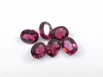 GRENAT purplish pink rhodolite VVS Nbr 6...
