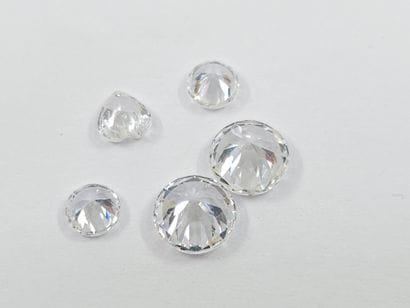 OXYDE DE ZIRCONIUM Nbr 5 , rond/coeur , ,...